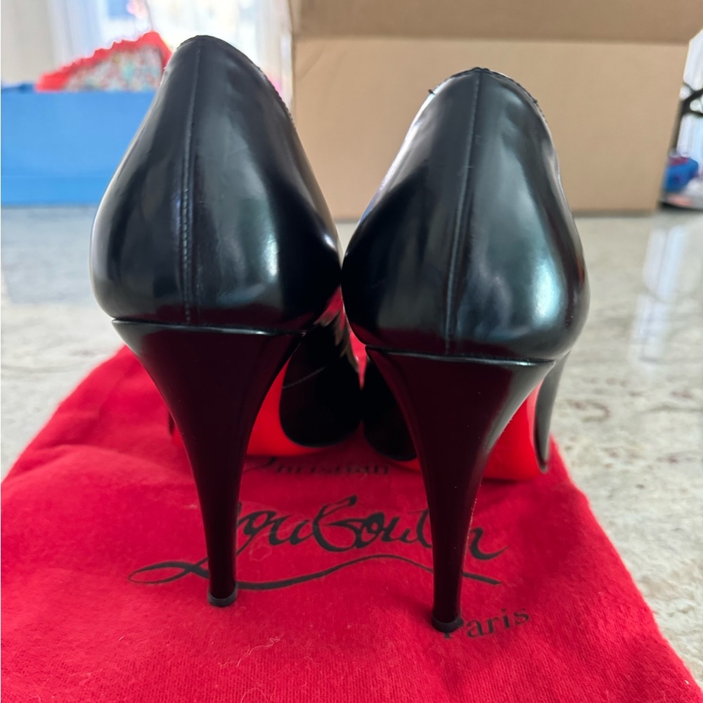 Christian Louboutin Classic Simple Pump 8.5 - Picture 8 of 16